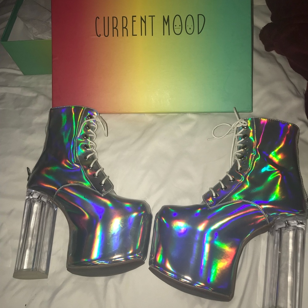 Iridescent platforms size 8